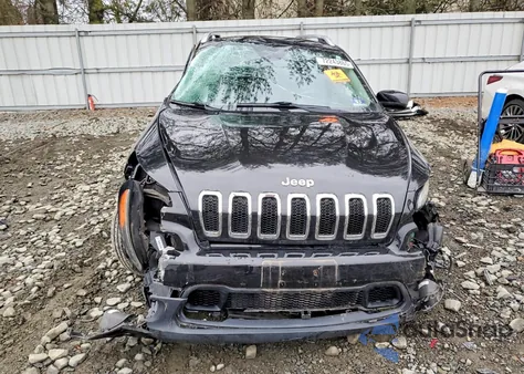 2015 Jeep Cherokee Latitude z USA, uszkodzony, nr VIN 1C4PJMCS5FW789302